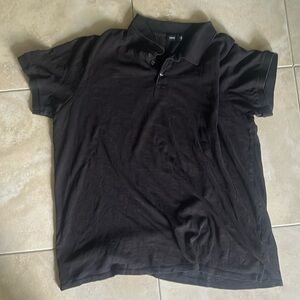 Like new black Vince men’s collar short sleeve shirt